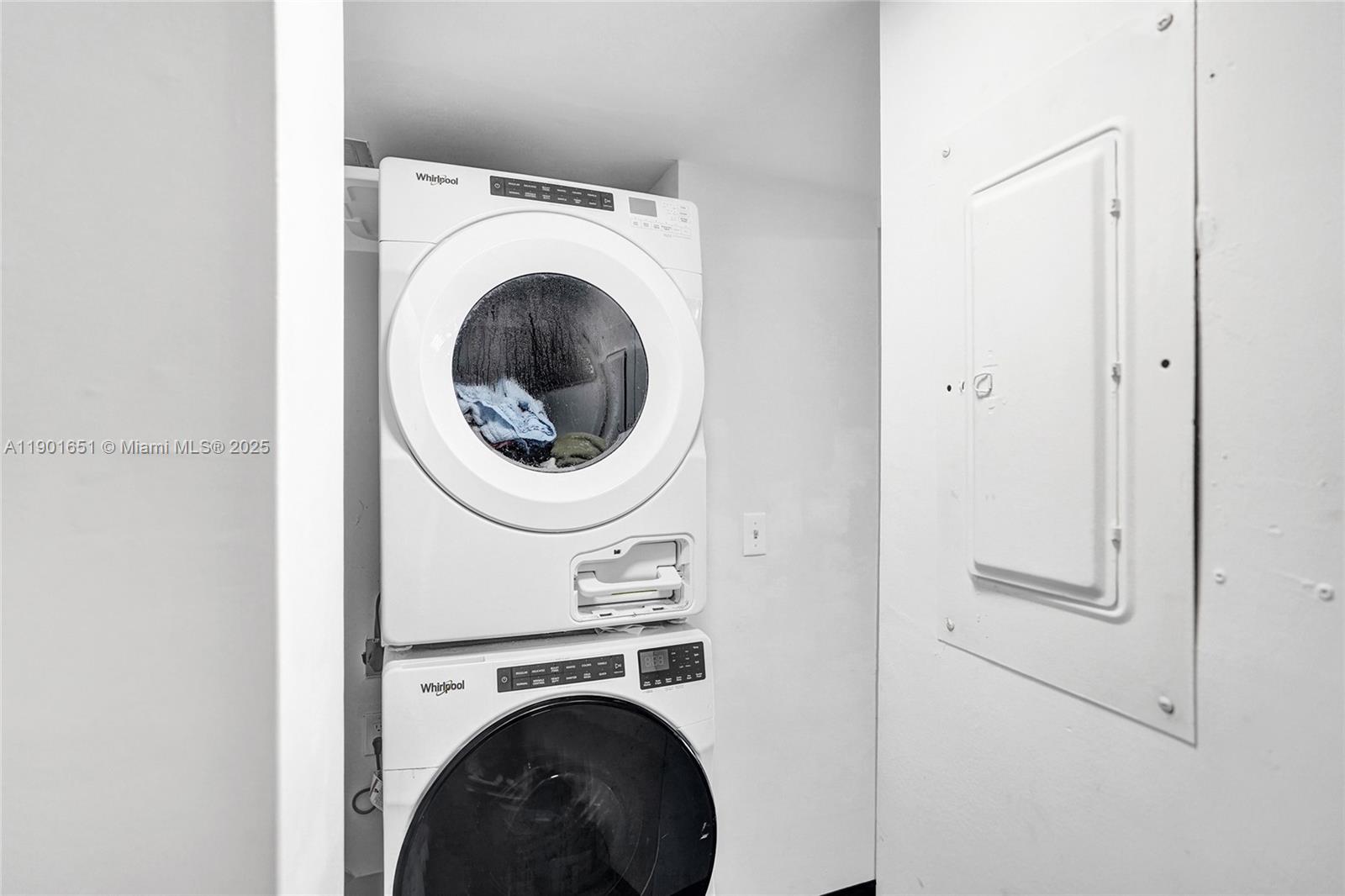 MAYFAIR HOUSE CONDO - Residential