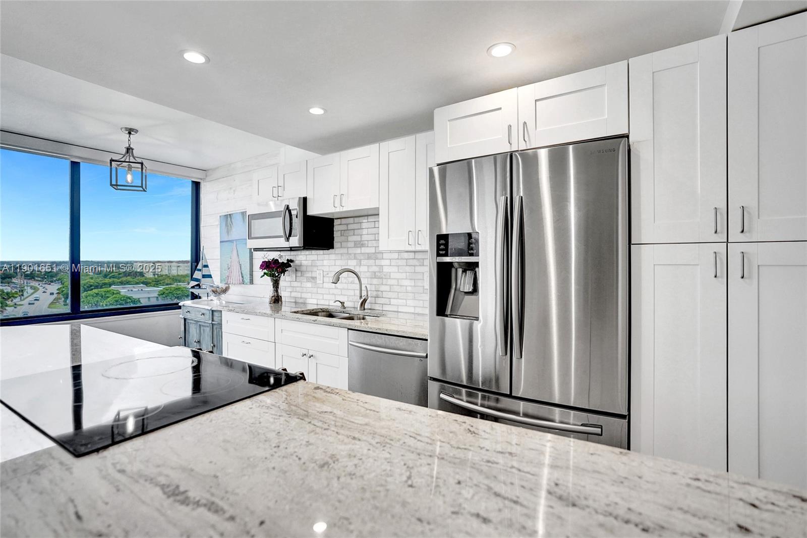 MAYFAIR HOUSE CONDO - Residential