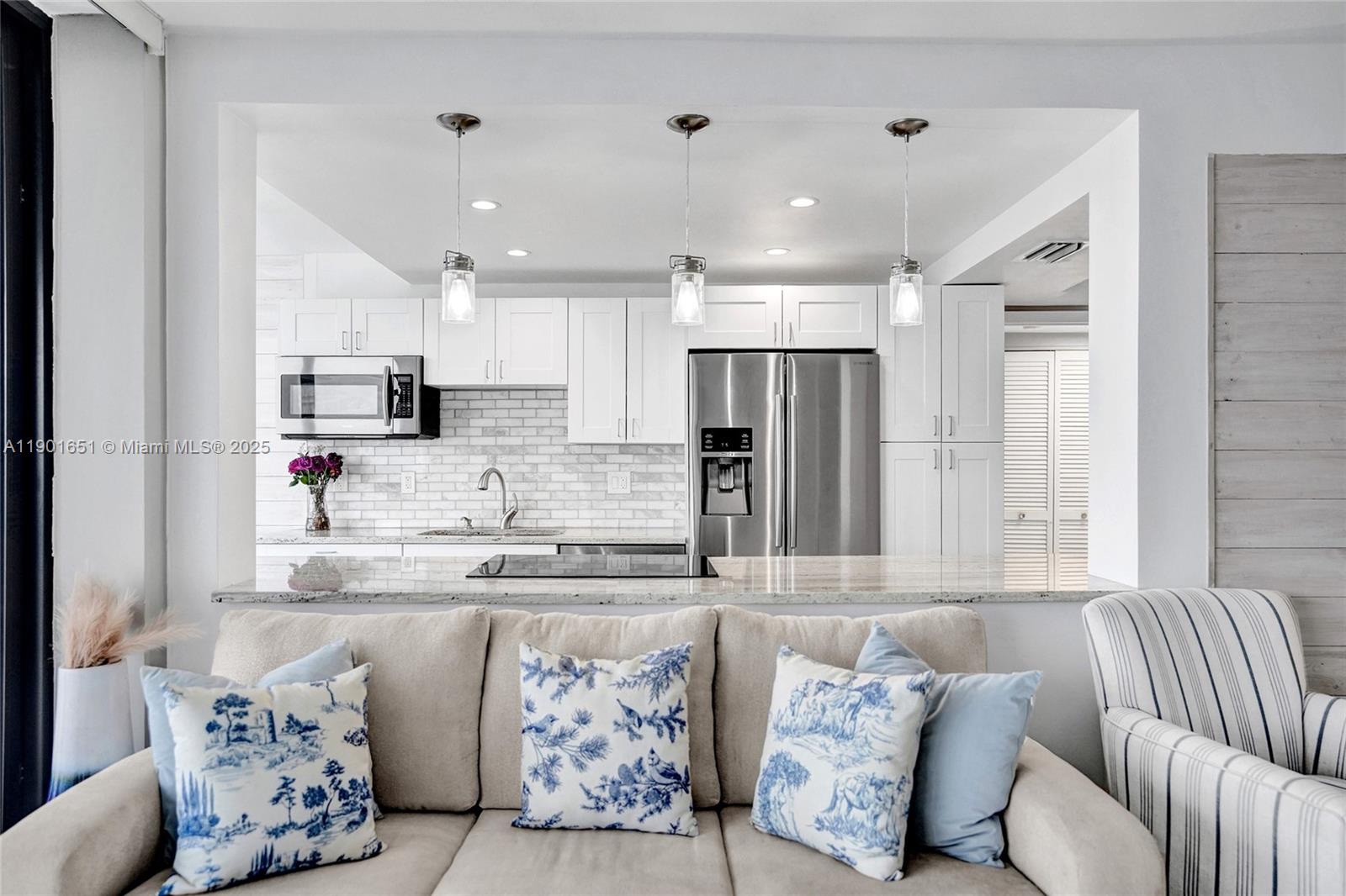 MAYFAIR HOUSE CONDO - Residential