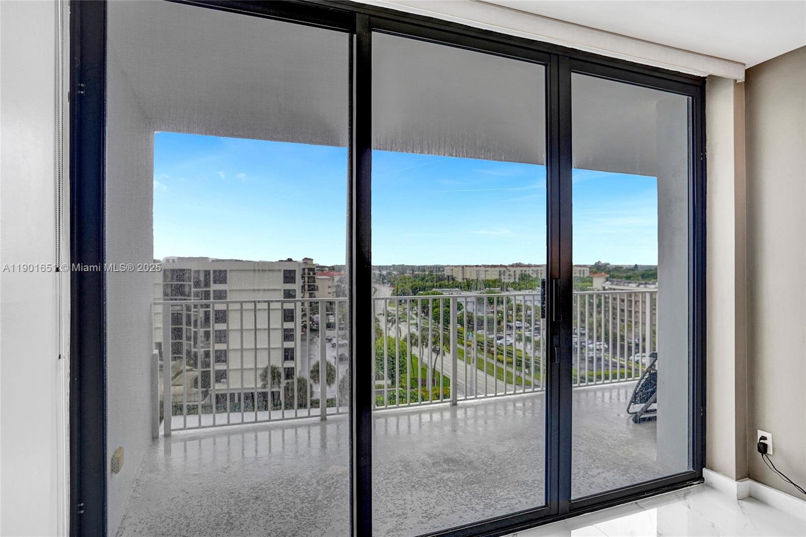 MAYFAIR HOUSE CONDO - Residential