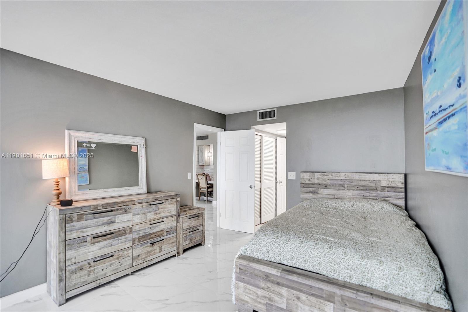 MAYFAIR HOUSE CONDO - Residential