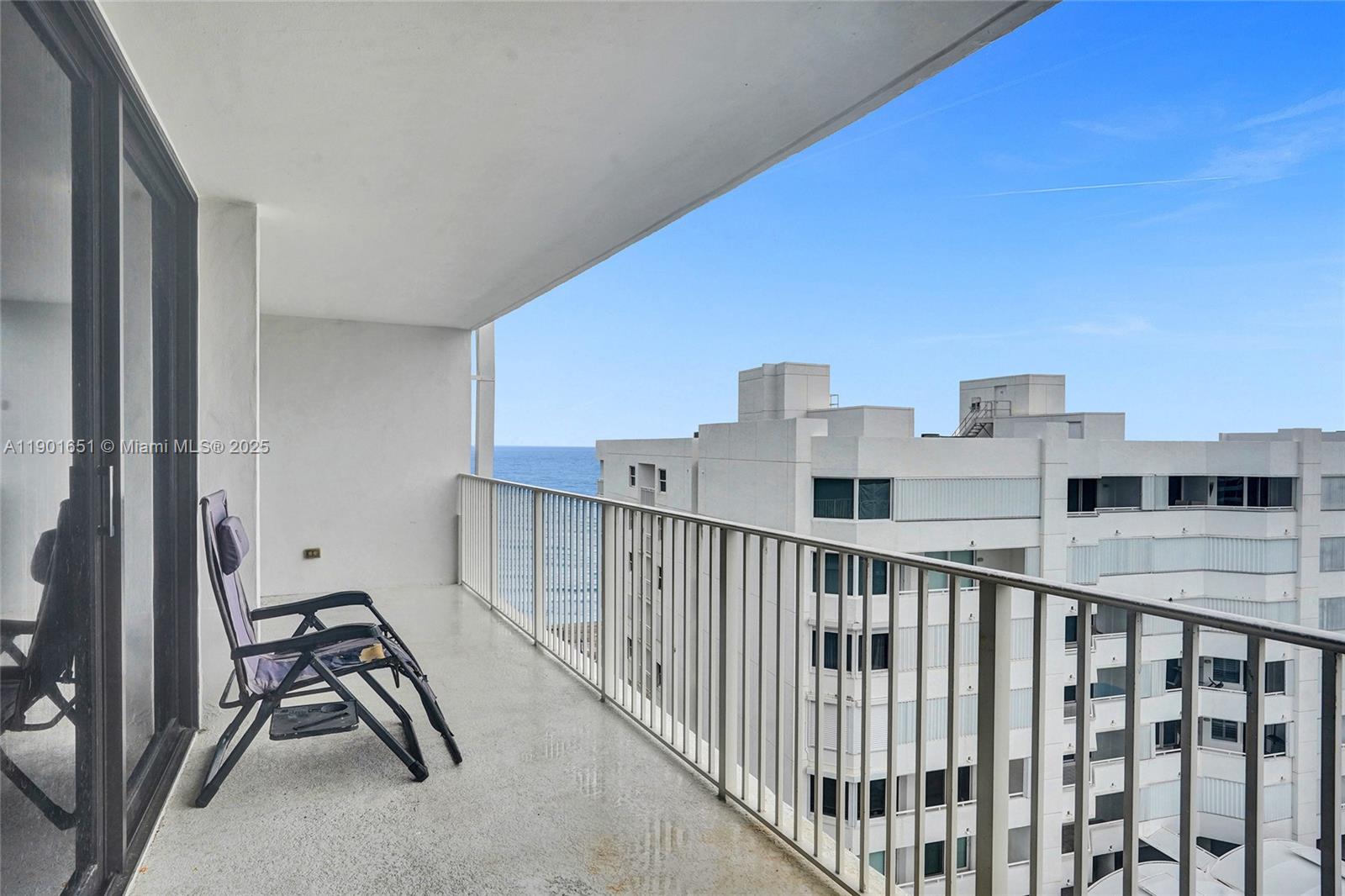 MAYFAIR HOUSE CONDO - Residential