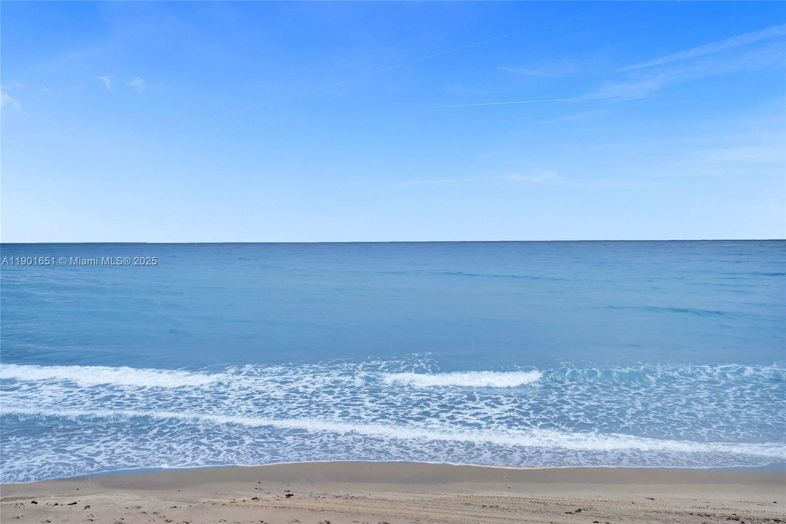 MAYFAIR HOUSE CONDO - Residential