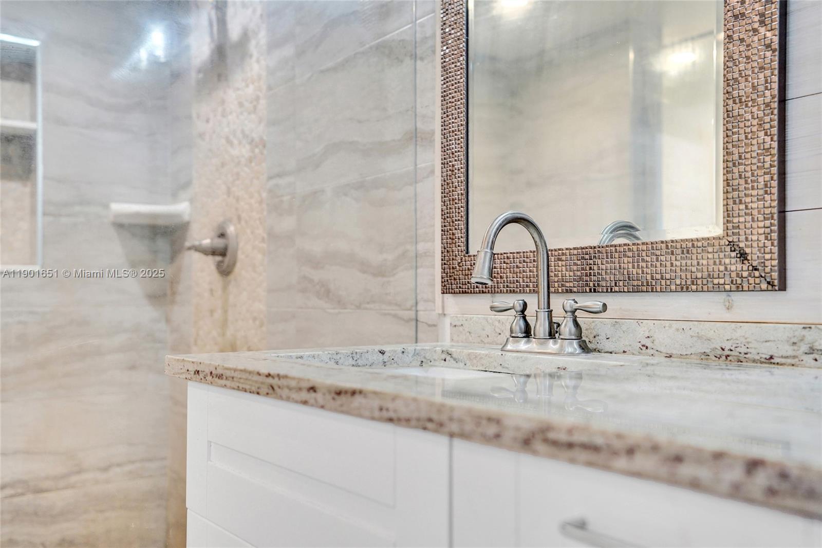 MAYFAIR HOUSE CONDO - Residential