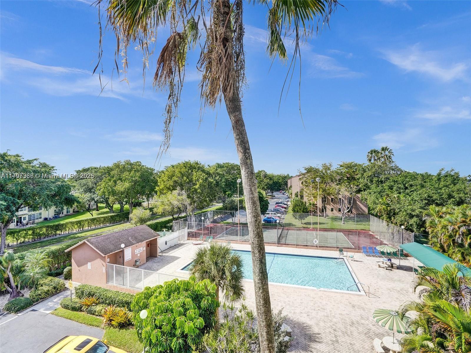 PALM LAKES CONDO - Residential