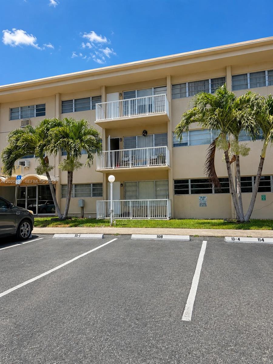 FOUNTAINVIEW CONDO NO 4 - Residential
