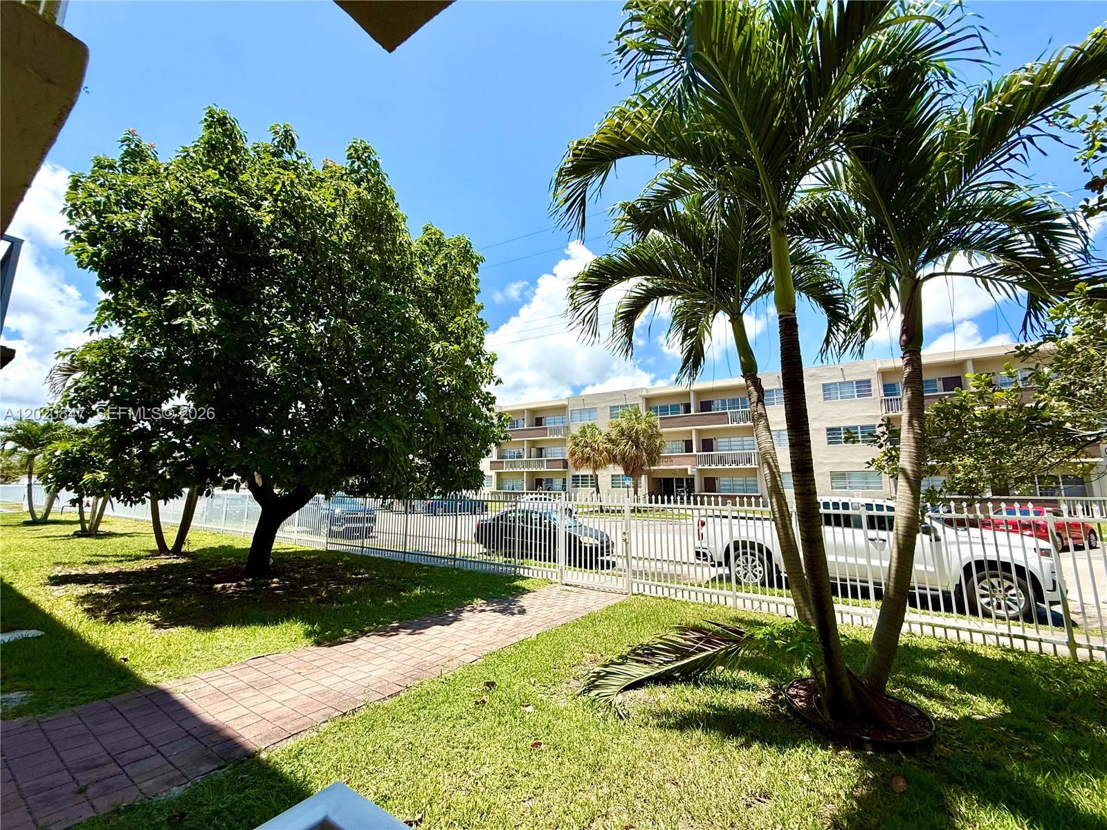 FOUNTAINVIEW CONDO NO 4 - Residential