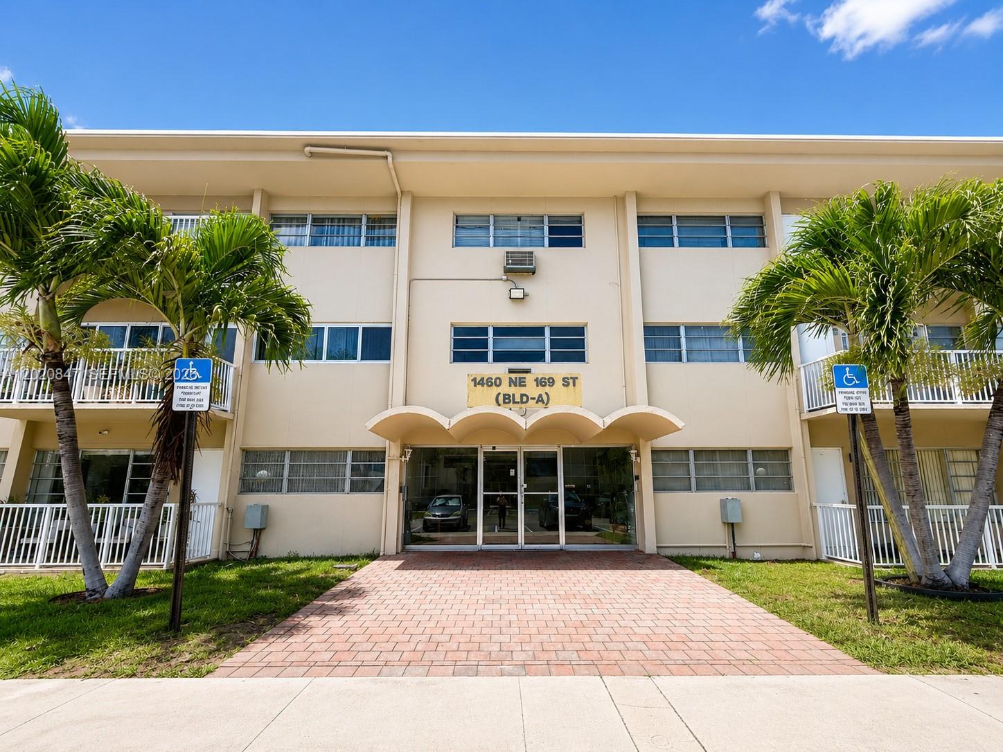 FOUNTAINVIEW CONDO NO 4 - Residential