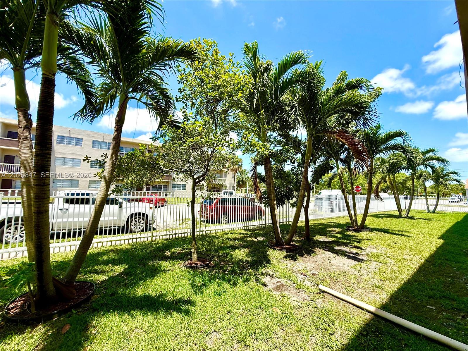 FOUNTAINVIEW CONDO NO 4 - Residential