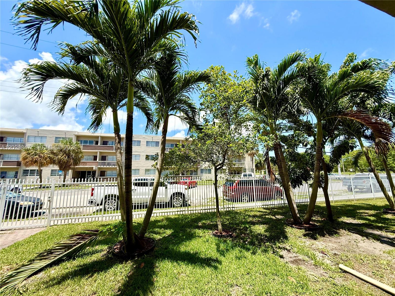 FOUNTAINVIEW CONDO NO 4 - Residential
