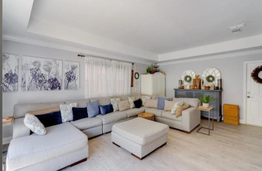 MIRENS PLACE - Residential