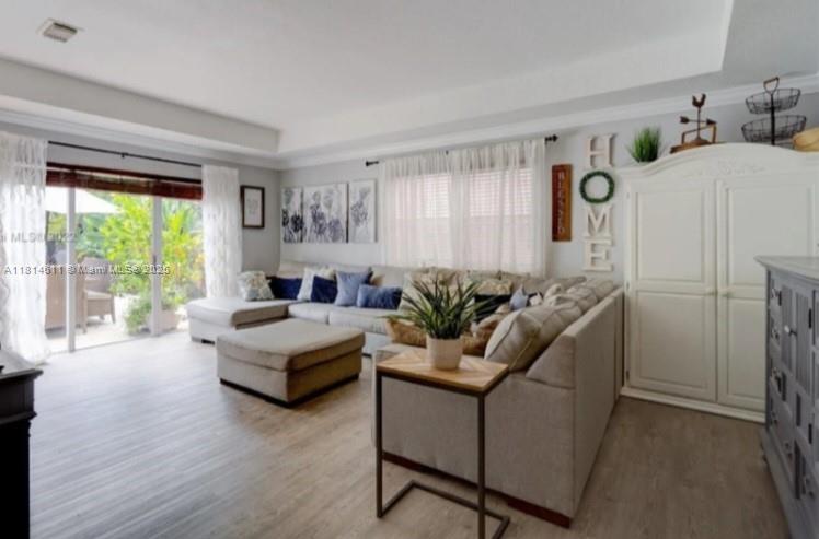 MIRENS PLACE - Residential