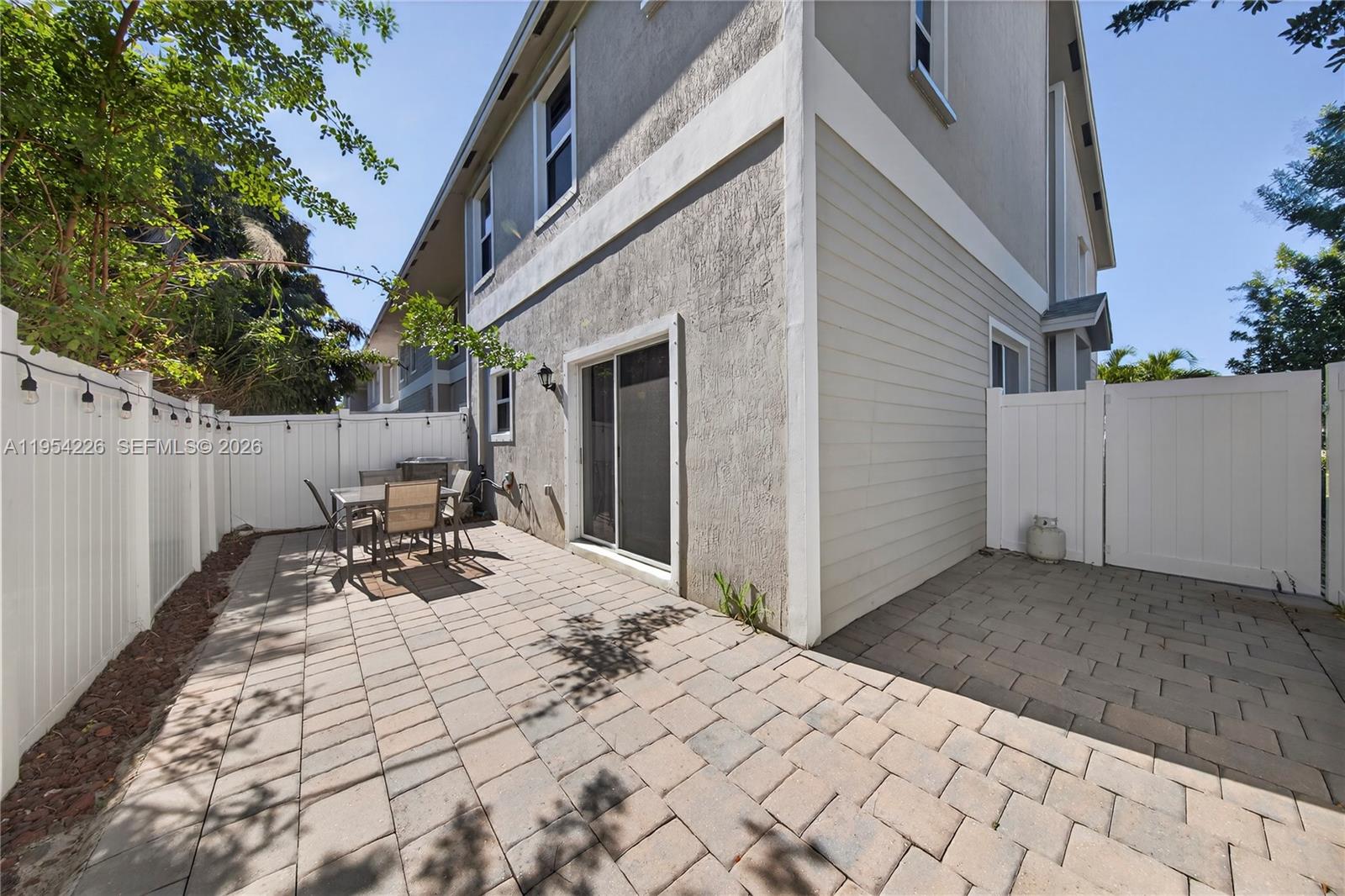 HAMILTON PLACE - Residential