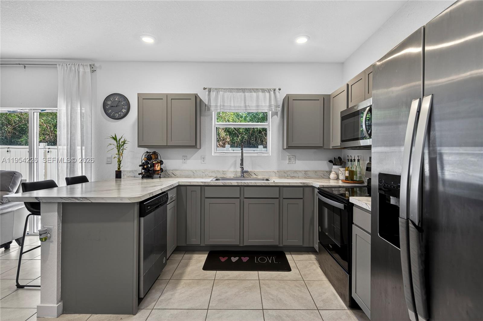 HAMILTON PLACE - Residential