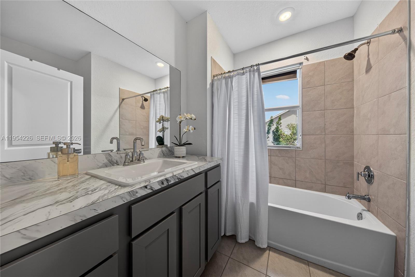 HAMILTON PLACE - Residential