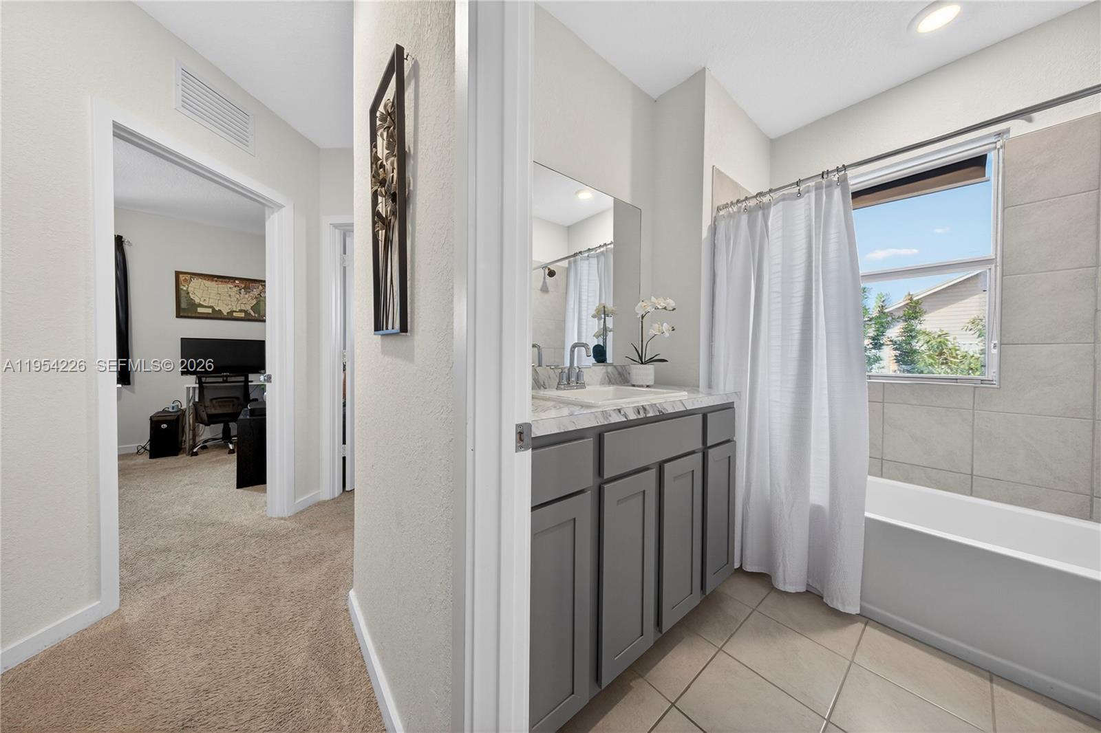 HAMILTON PLACE - Residential