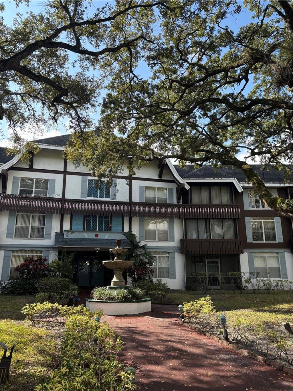 Photo of 3710 Inverrary Dr #2P, Lauderhill, FL 33319 (MLS # A11738460)