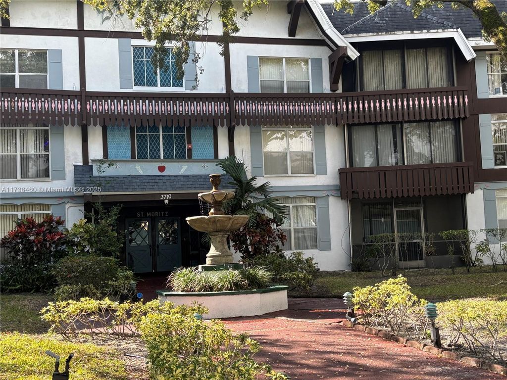 Photo of 3710 Inverrary Dr #2P, Lauderhill, FL 33319 (MLS # A11738460)