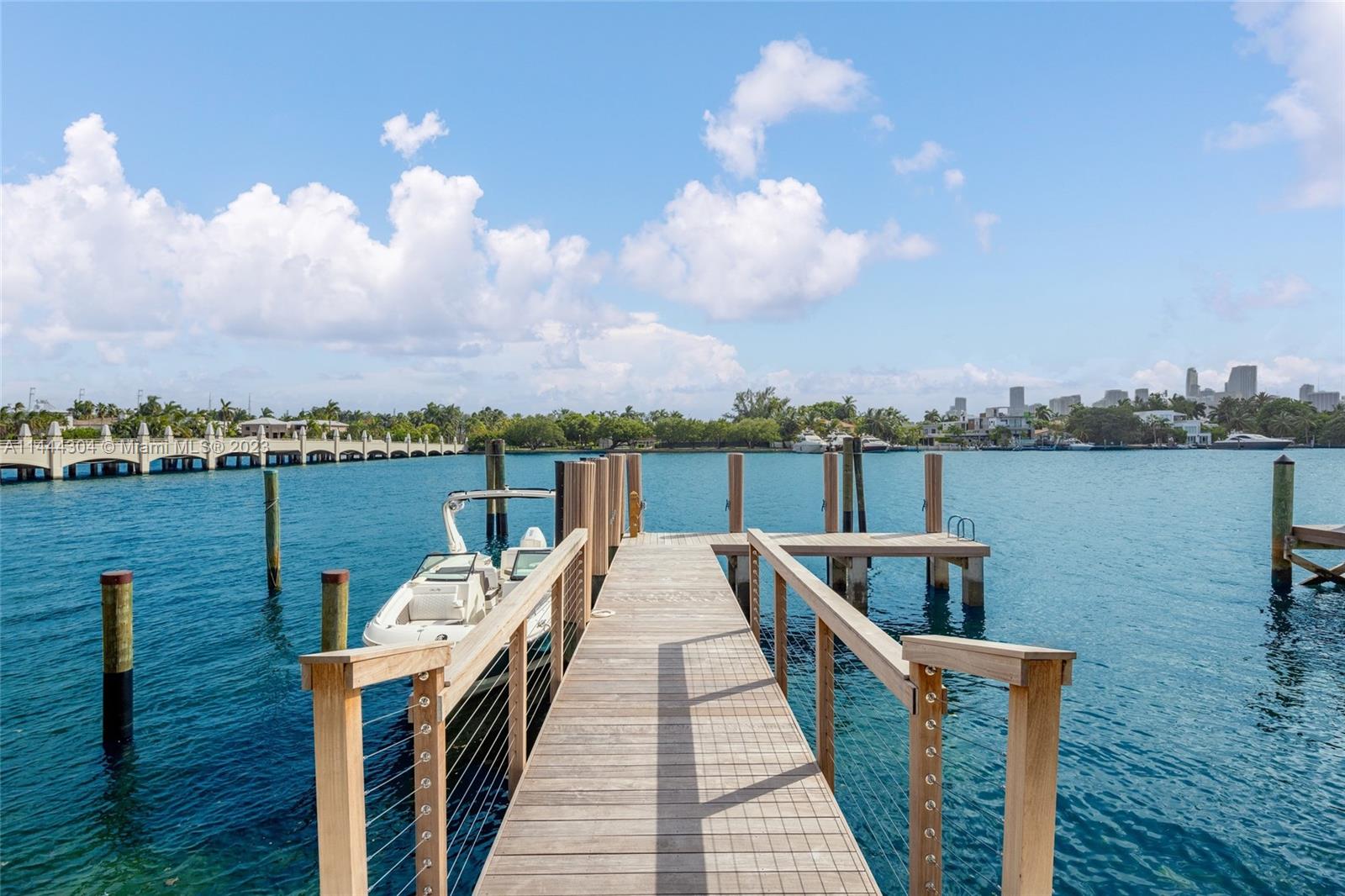 HIBISCUS ISLAND - Residential