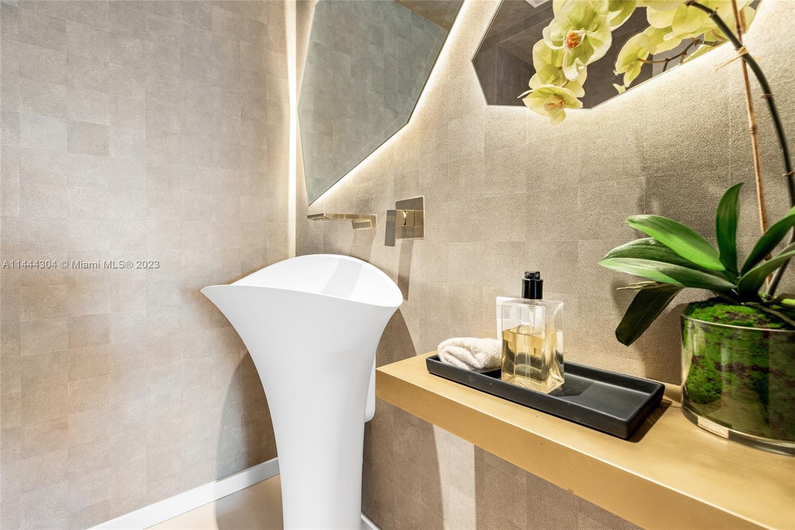 HIBISCUS ISLAND - Residential