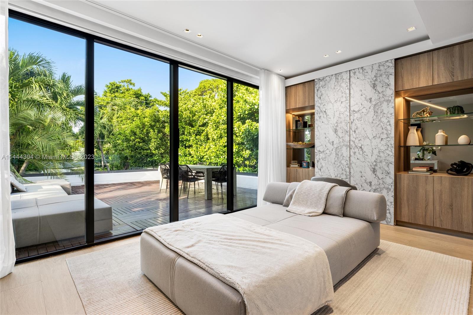 HIBISCUS ISLAND - Residential