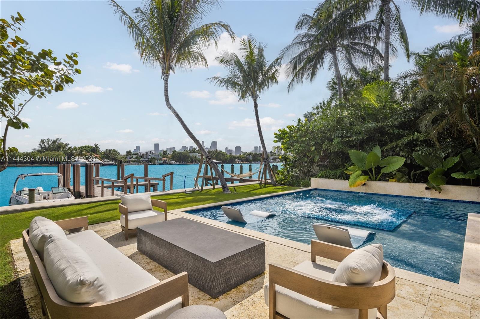 HIBISCUS ISLAND - Residential