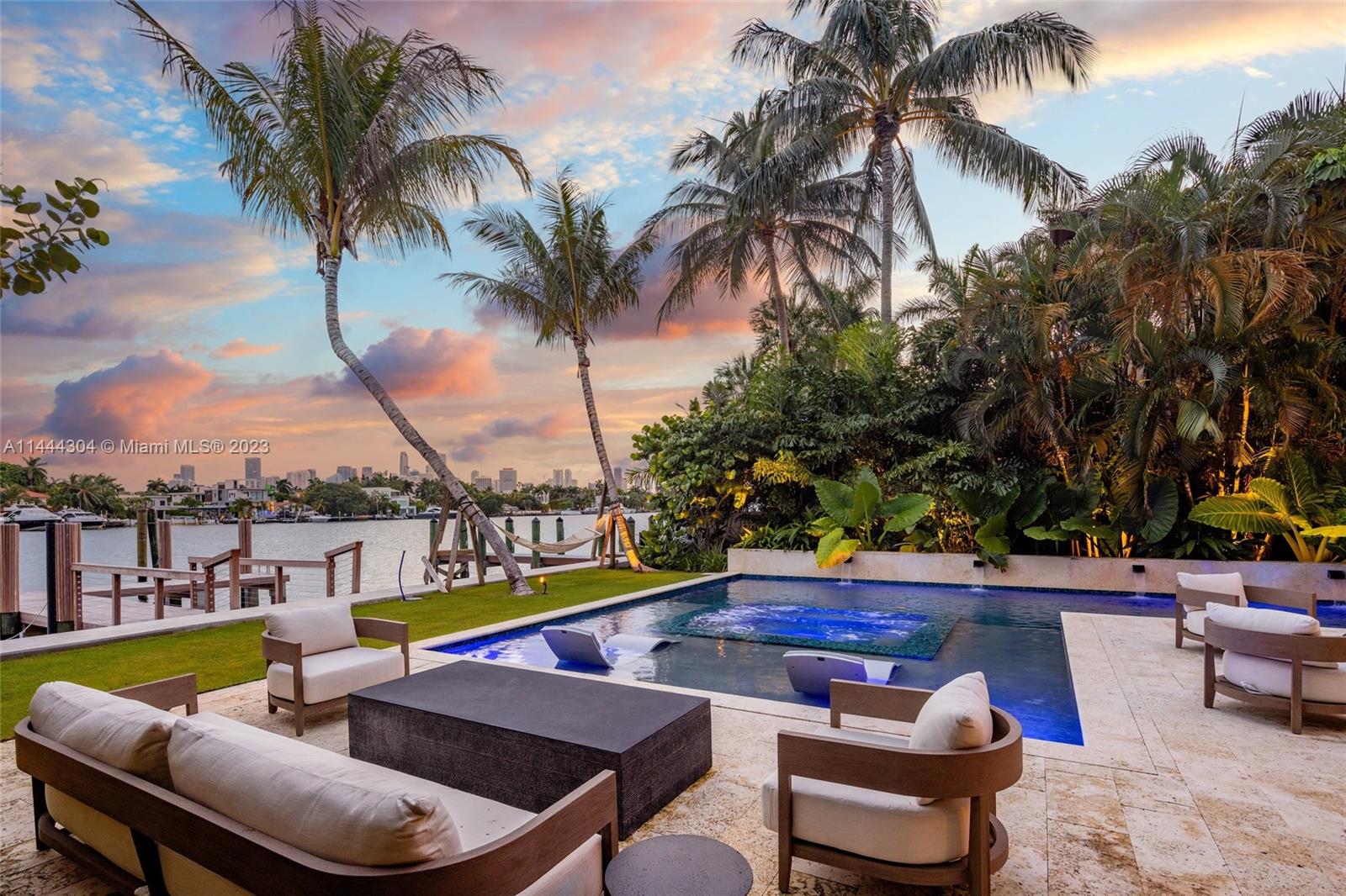 HIBISCUS ISLAND - Residential