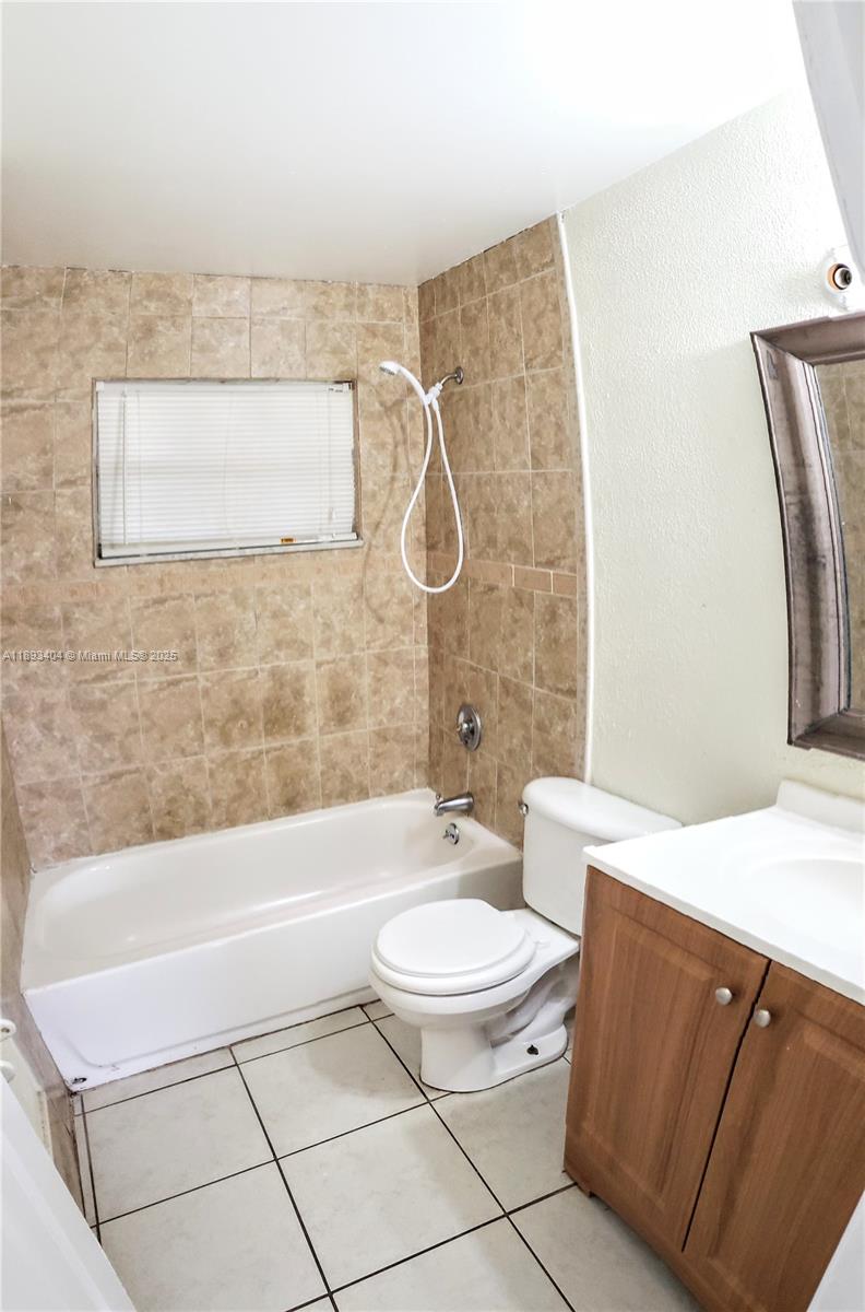 LAUDERHILL MANOR - Residential Lease