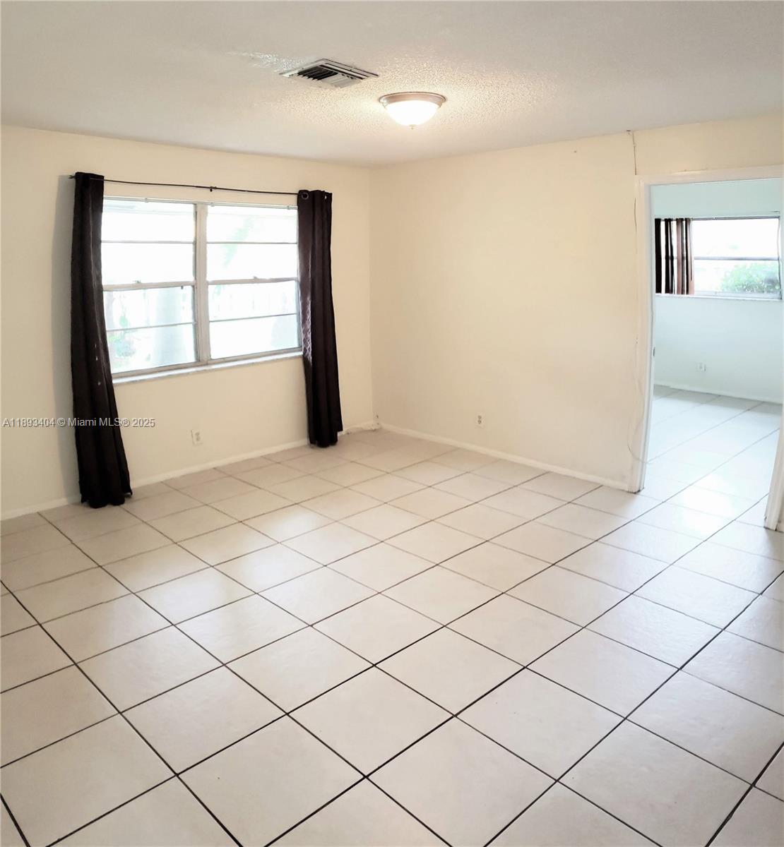LAUDERHILL MANOR - Residential Lease