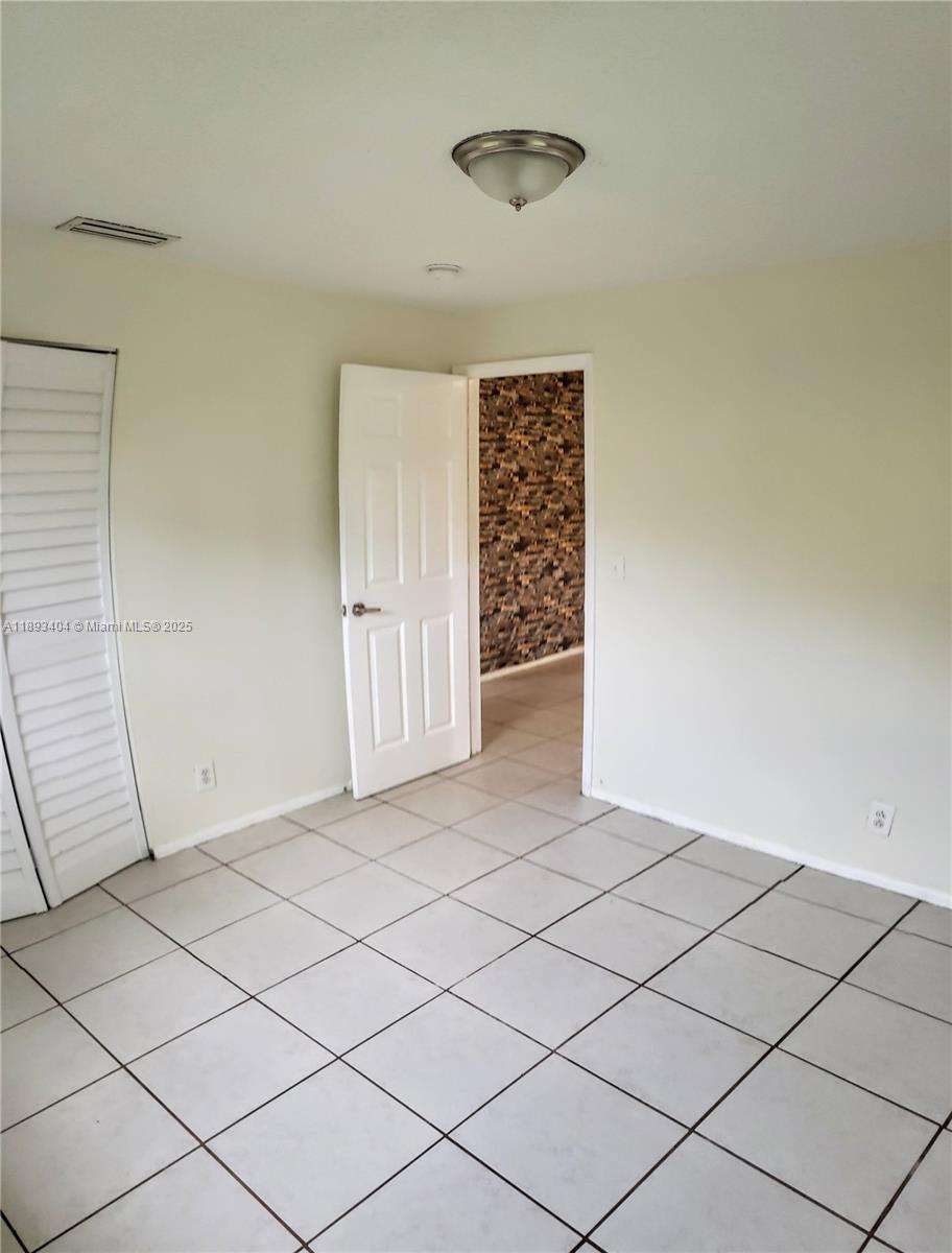 LAUDERHILL MANOR - Residential Lease