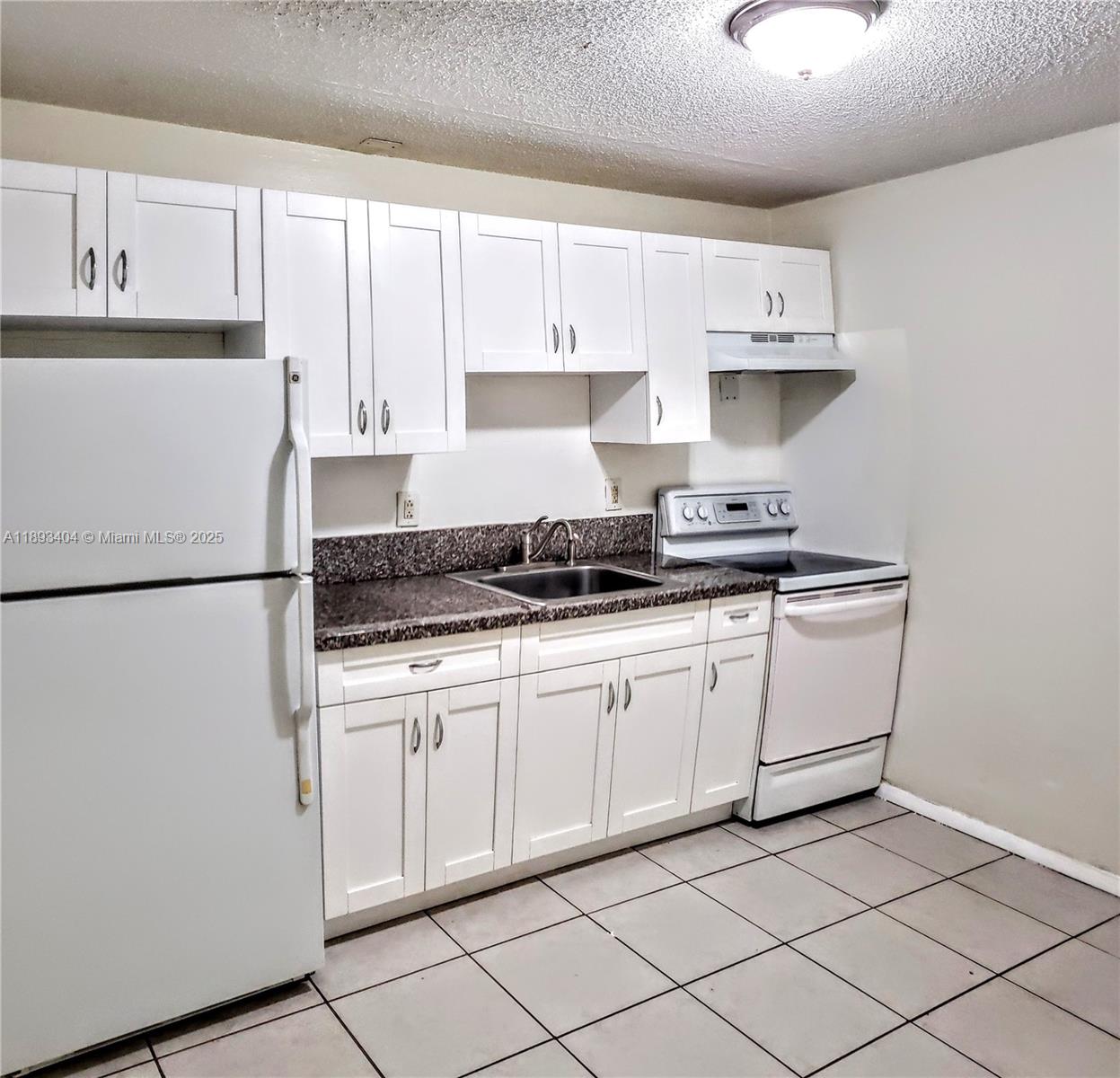 LAUDERHILL MANOR - Residential Lease