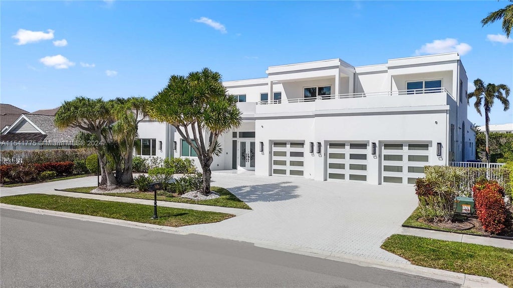 Photo of 7153 Valencia Dr, Boca Raton, FL 33433 (MLS # A11541775)