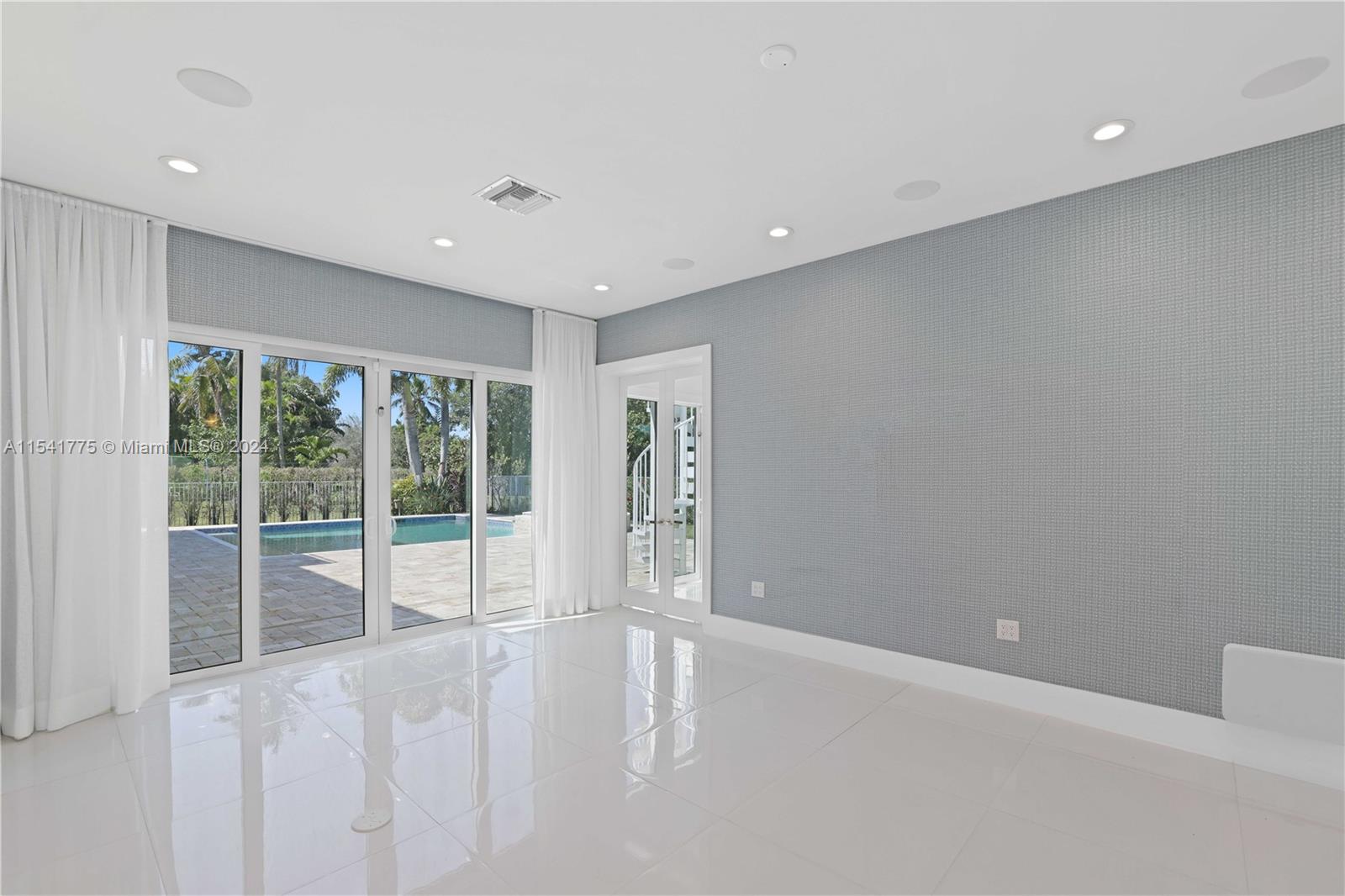 BOCA GROVE PLANTATION - Residential