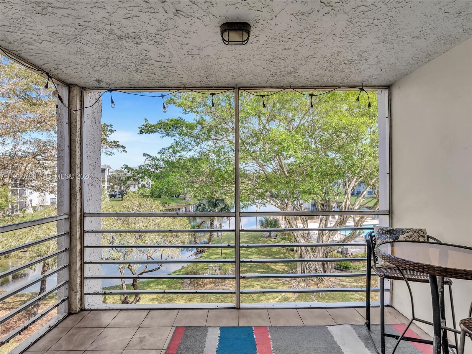9340 Lagoon Pl 303