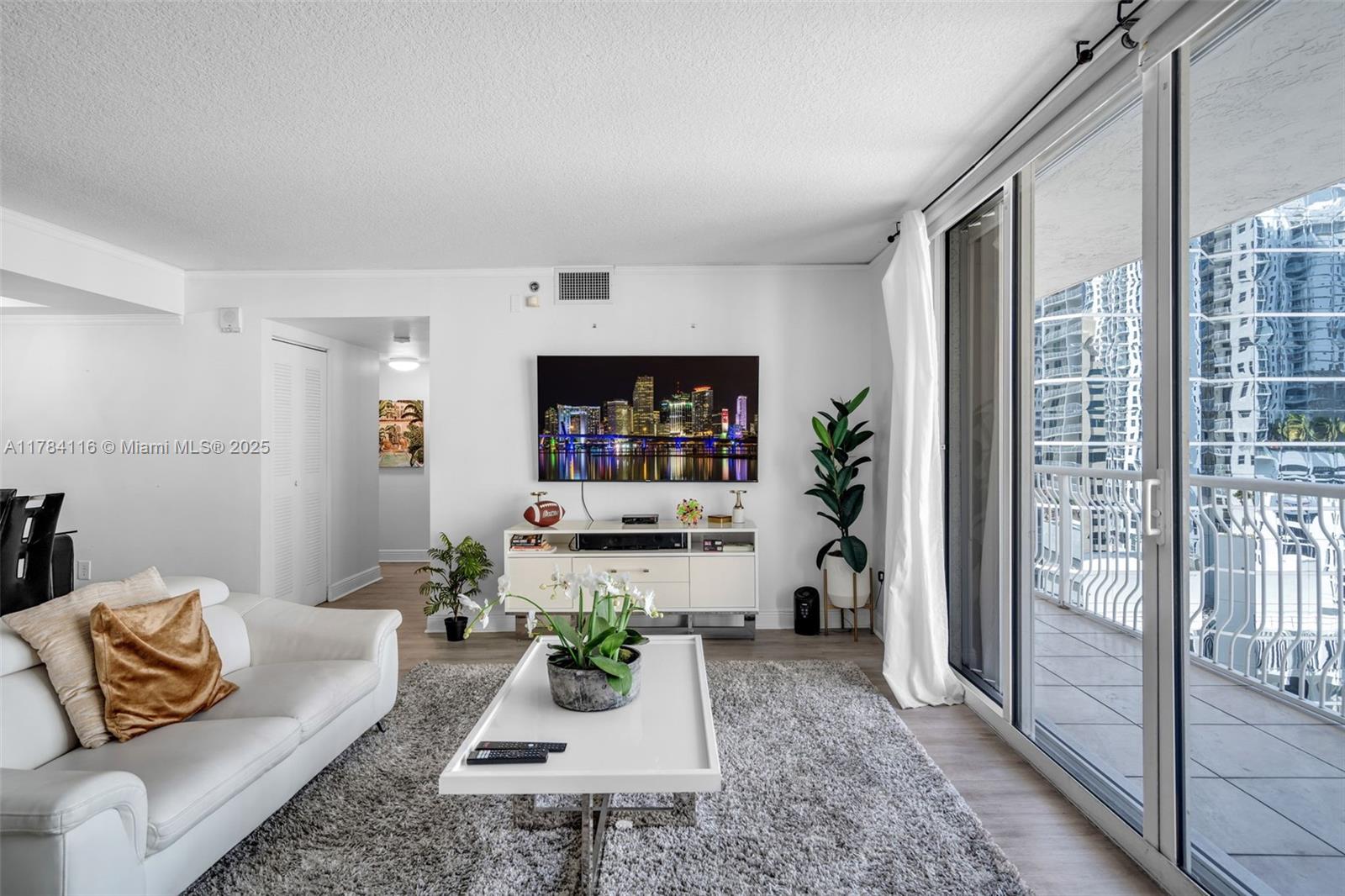 THE CLUB AT BRICKELL BAY - Residential