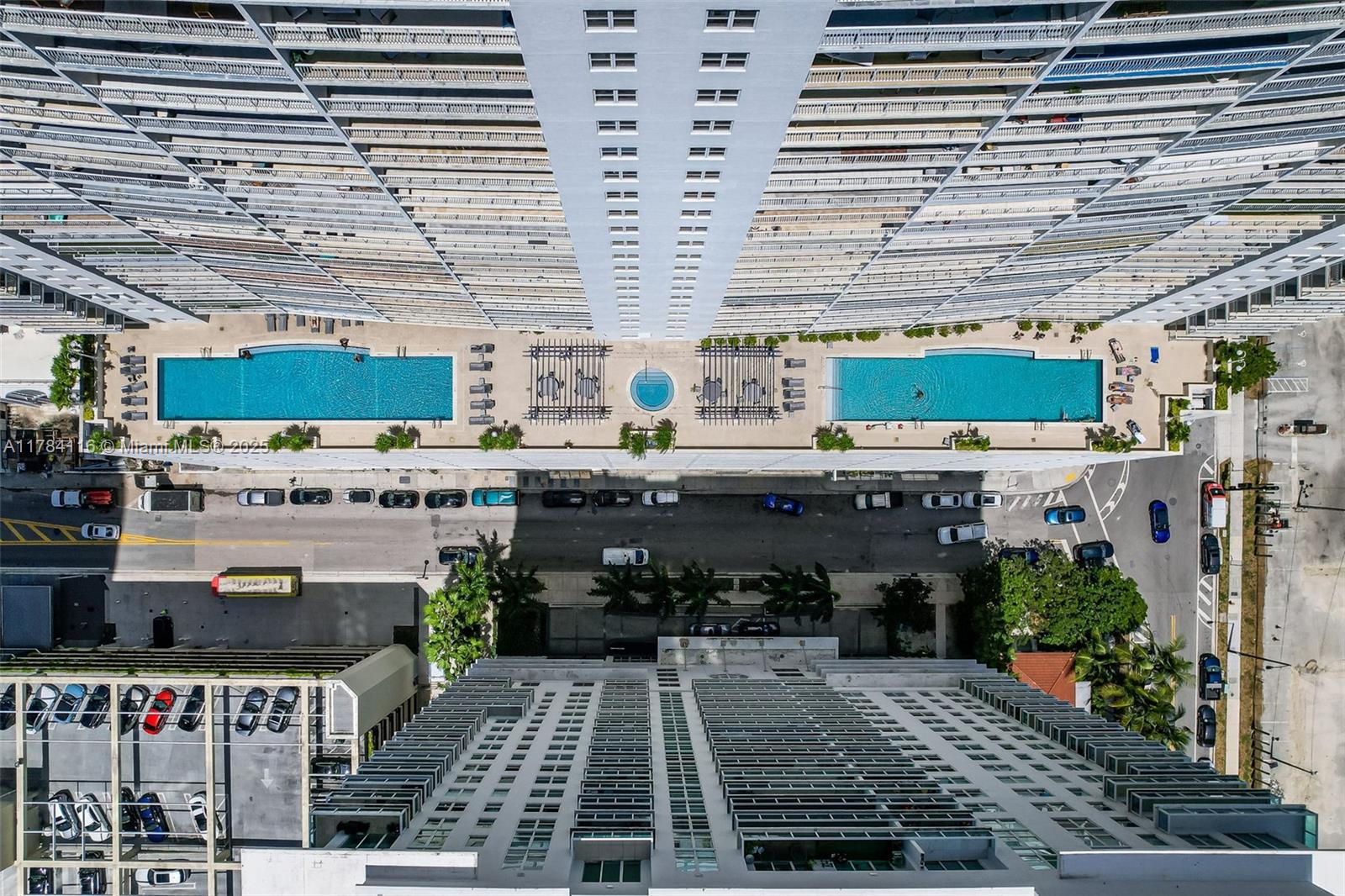 THE CLUB AT BRICKELL BAY - Residential