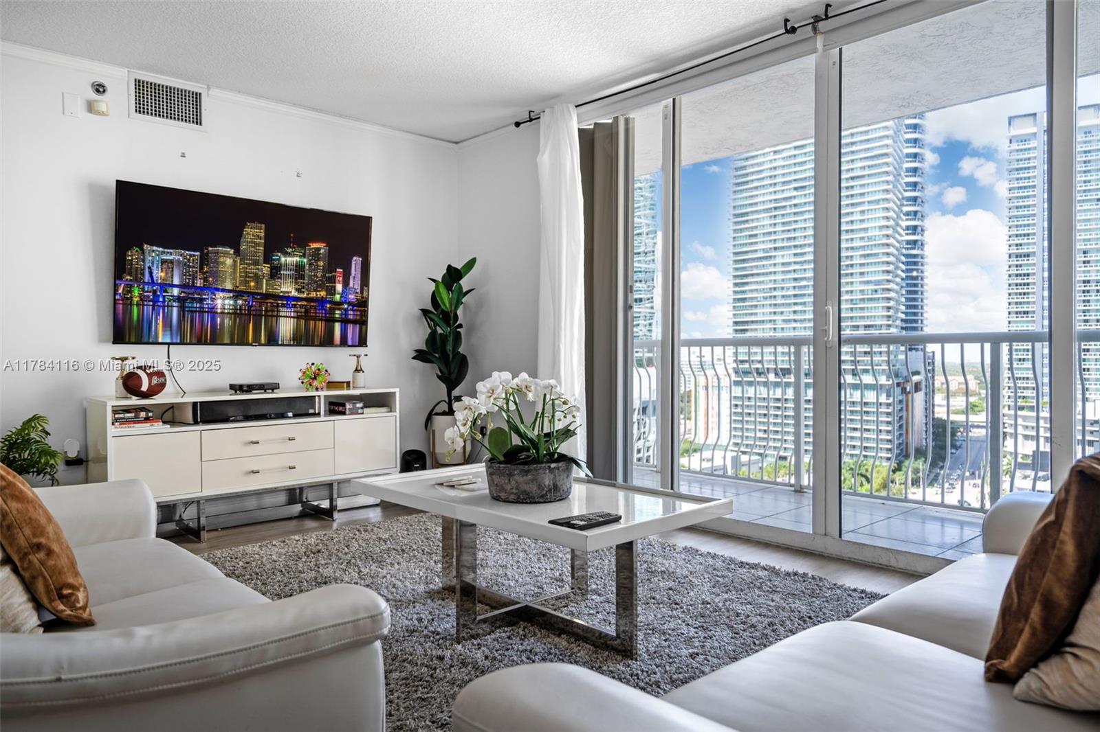 THE CLUB AT BRICKELL BAY - Residential