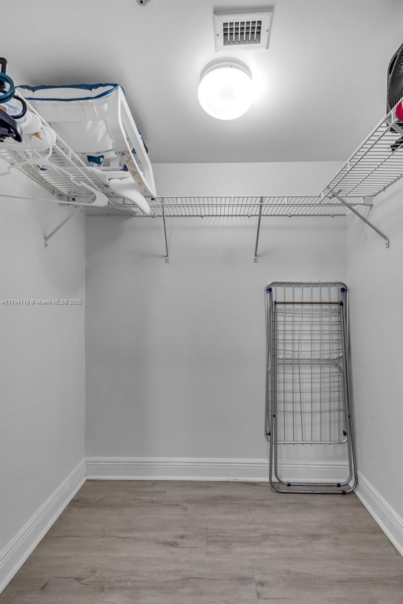 THE CLUB AT BRICKELL BAY - Residential