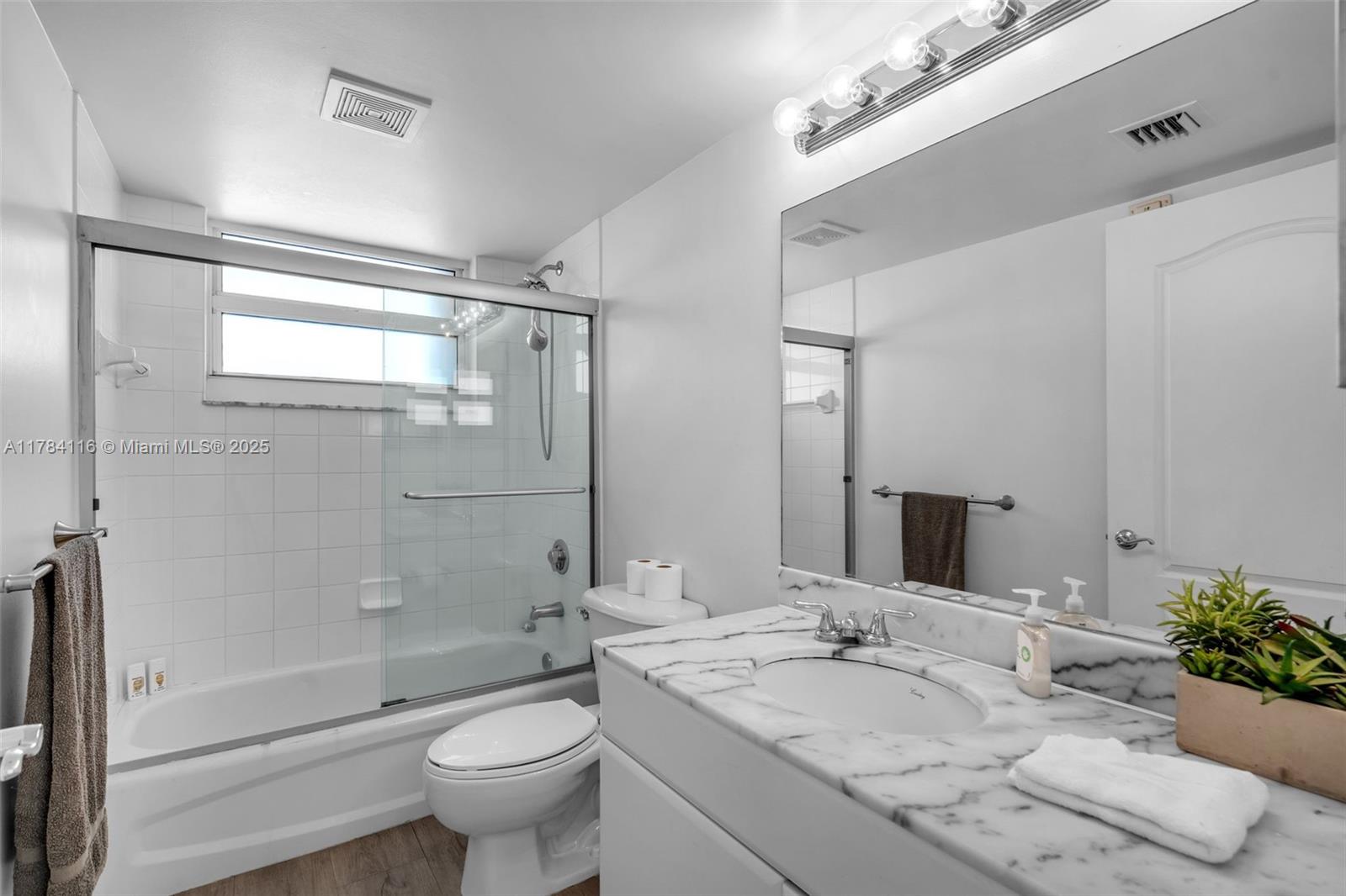 THE CLUB AT BRICKELL BAY - Residential