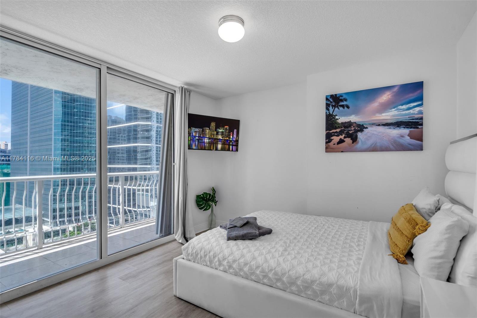 THE CLUB AT BRICKELL BAY - Residential