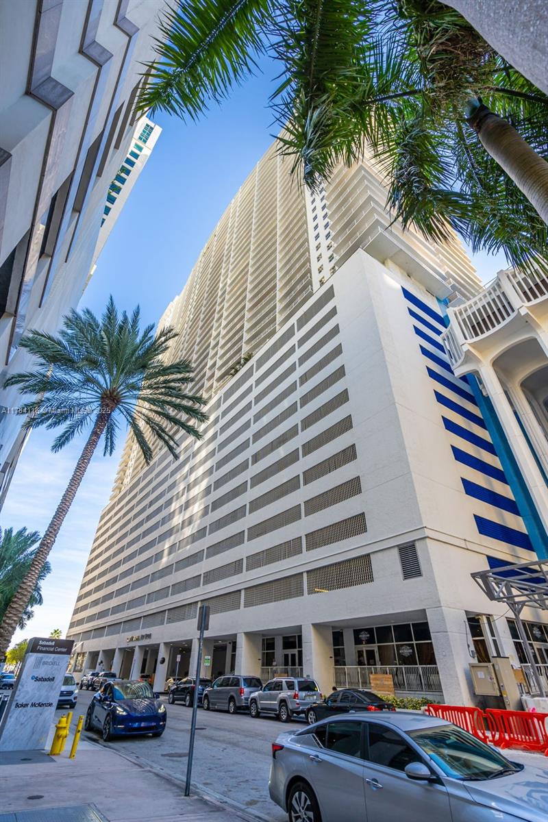 THE CLUB AT BRICKELL BAY - Residential