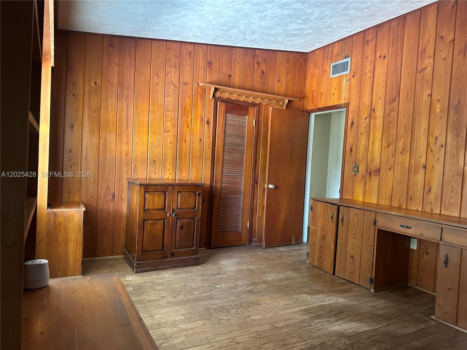 RIDGEWOOD ESTATES - Residential