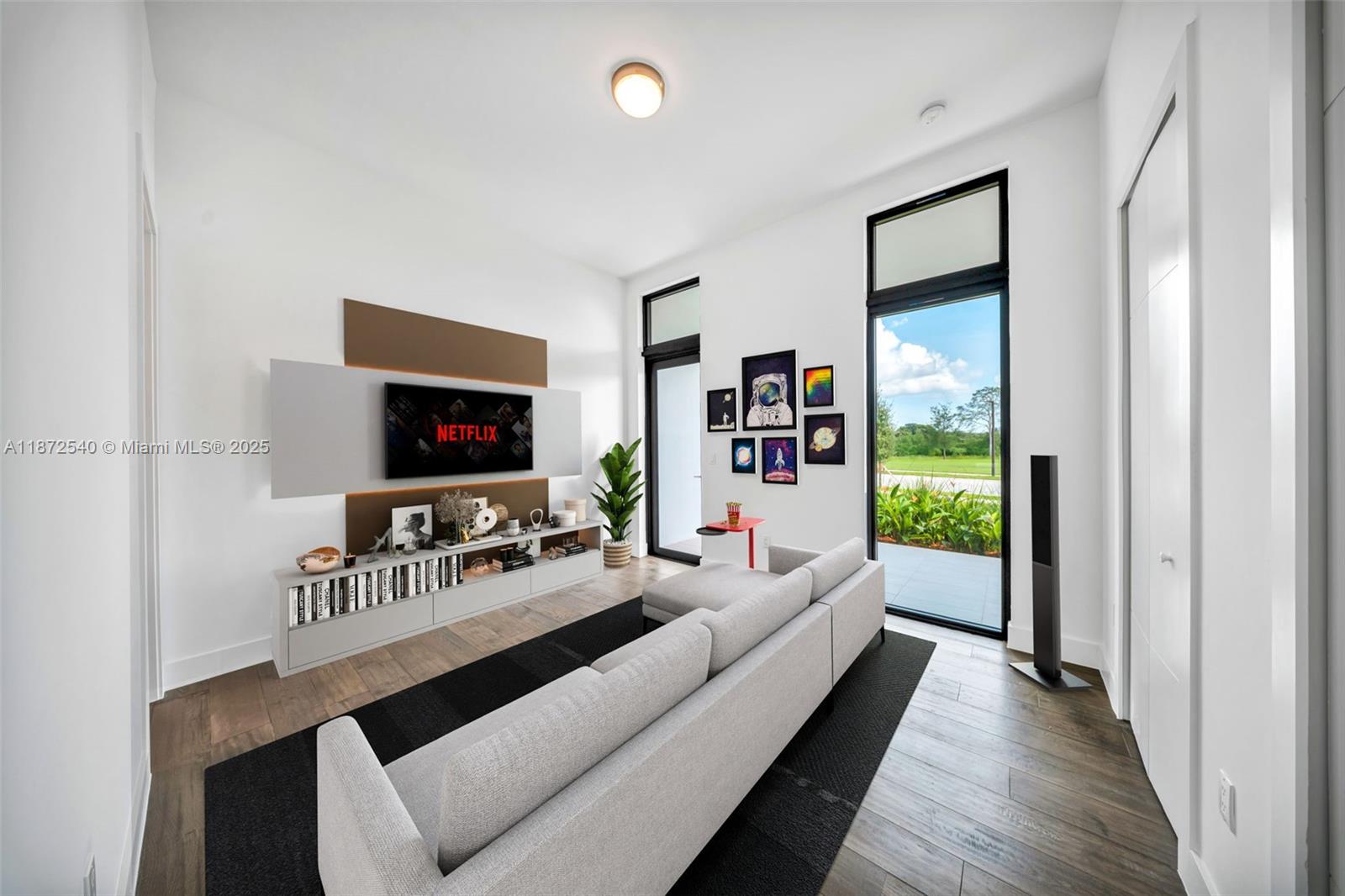 WESTON ESTATES - Residential