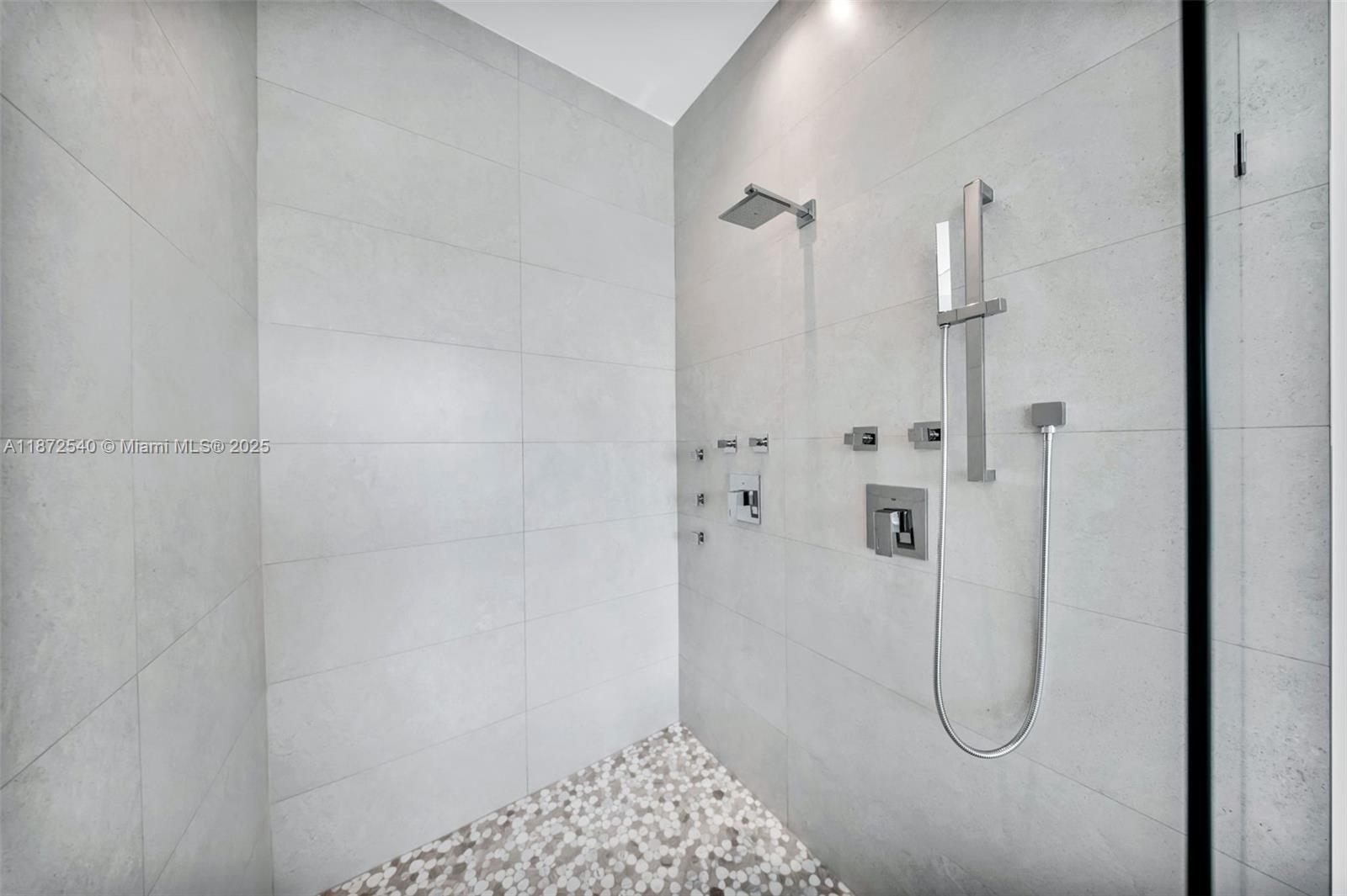 WESTON ESTATES - Residential