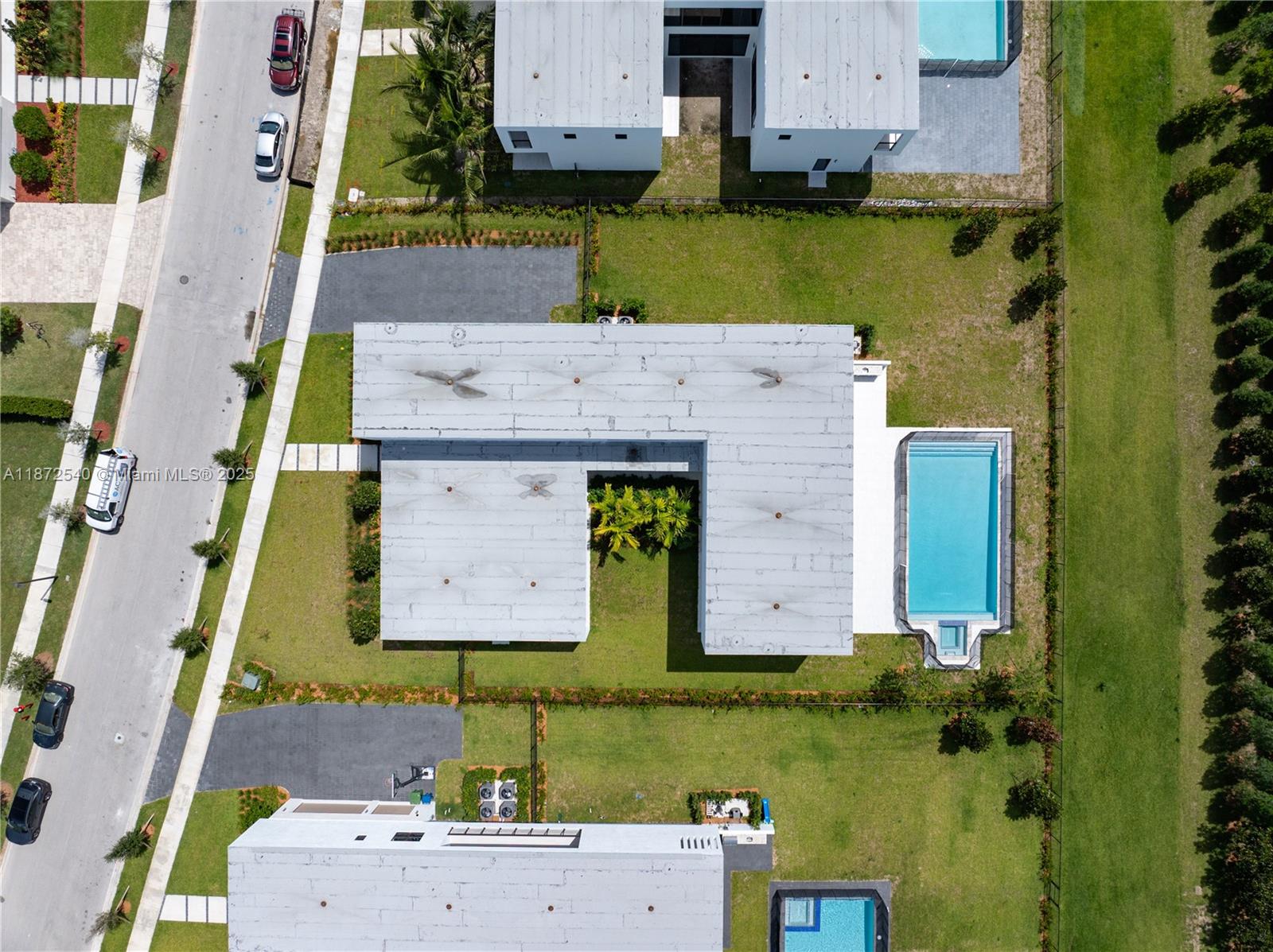 WESTON ESTATES - Residential