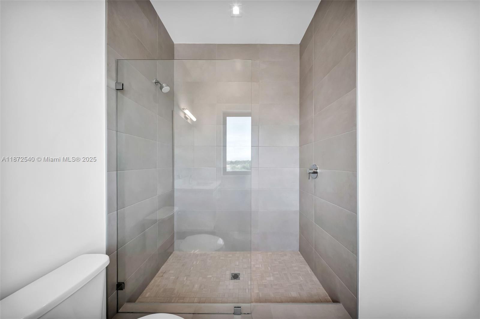 WESTON ESTATES - Residential