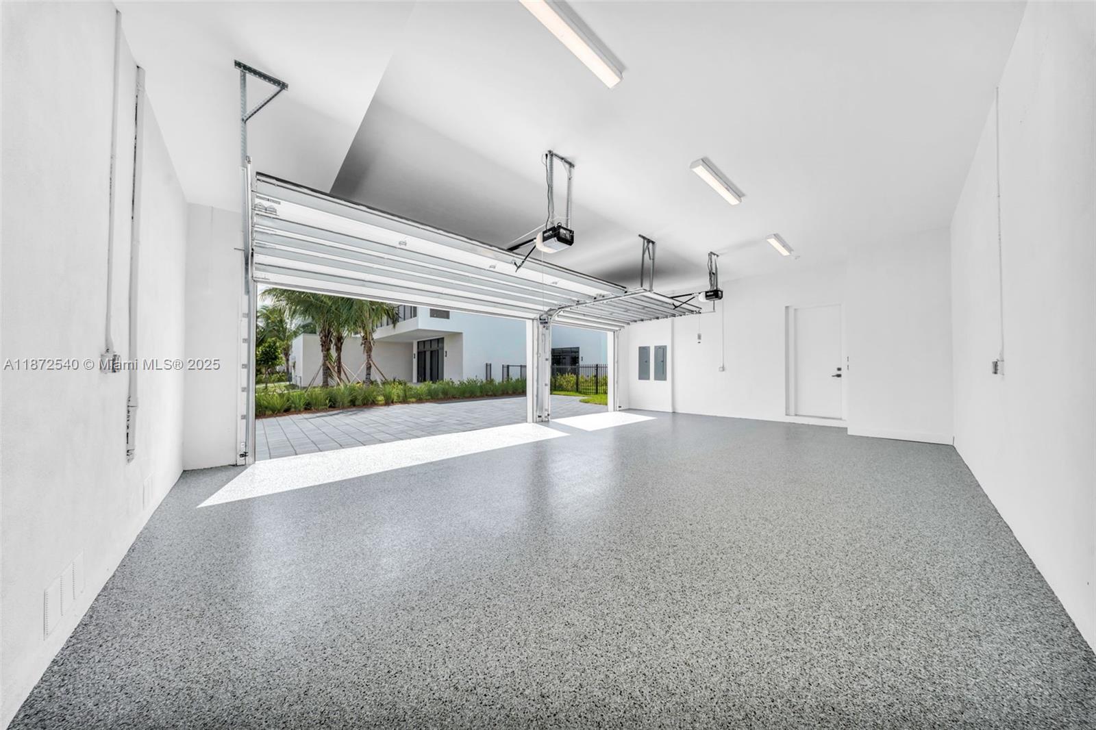 WESTON ESTATES - Residential