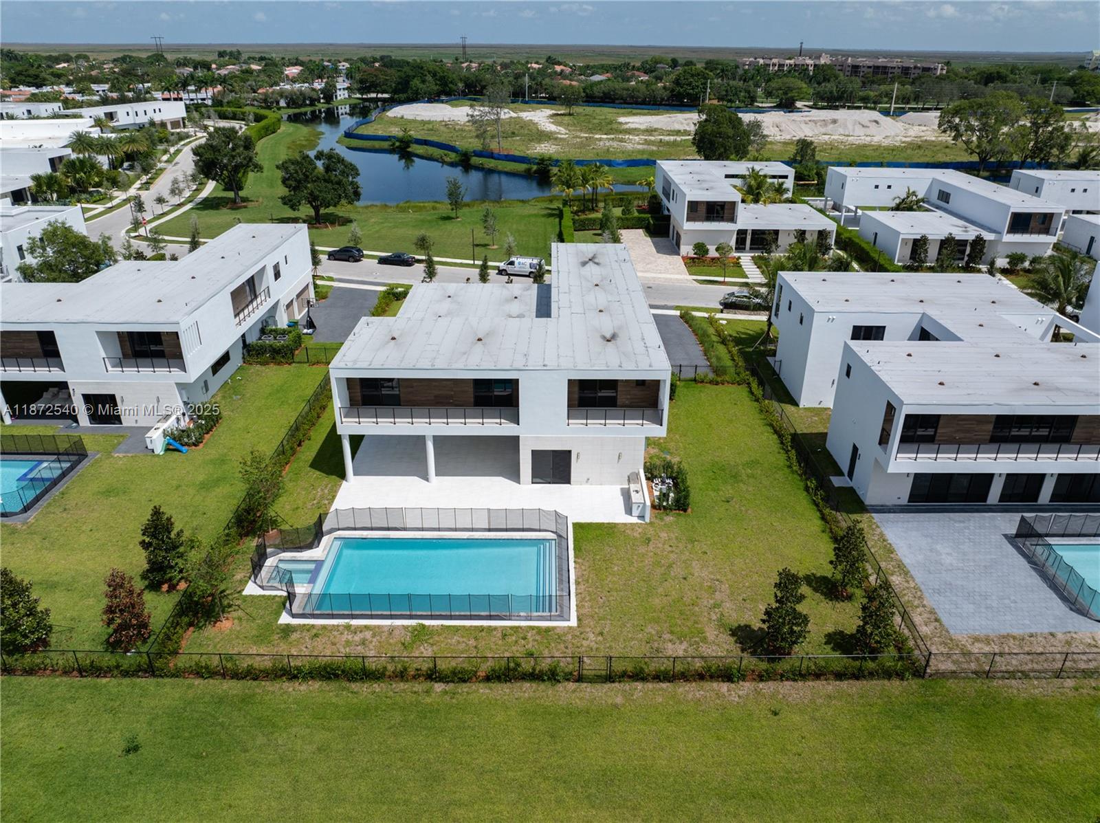 WESTON ESTATES - Residential