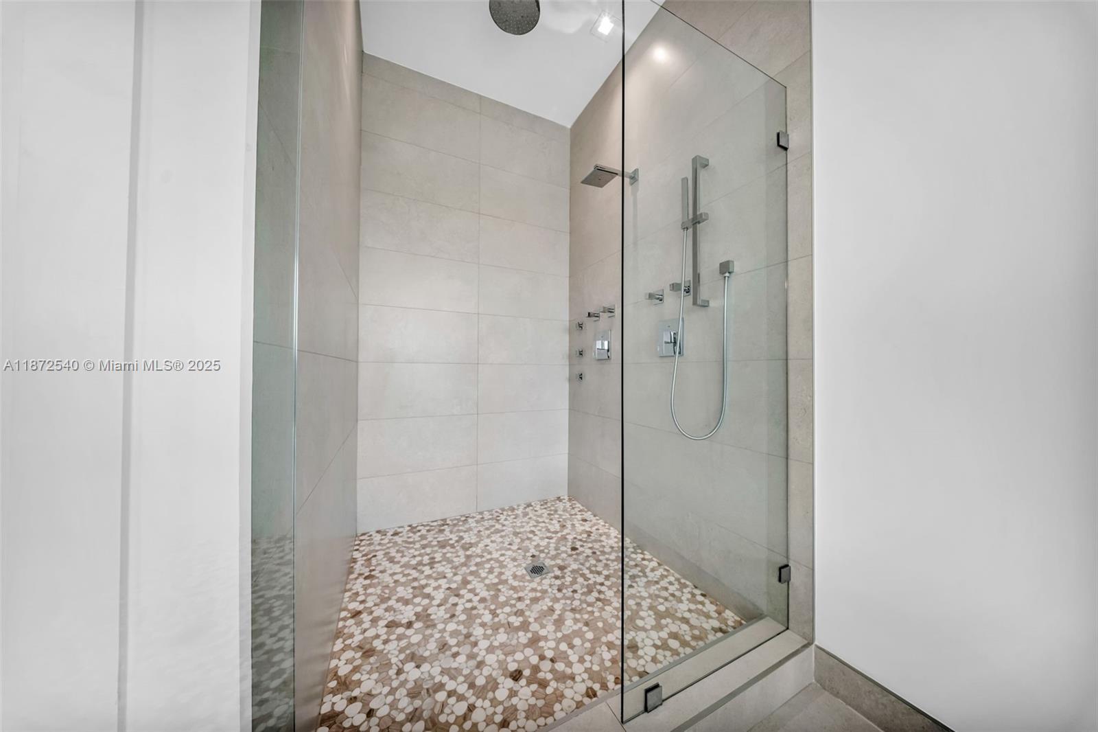 WESTON ESTATES - Residential