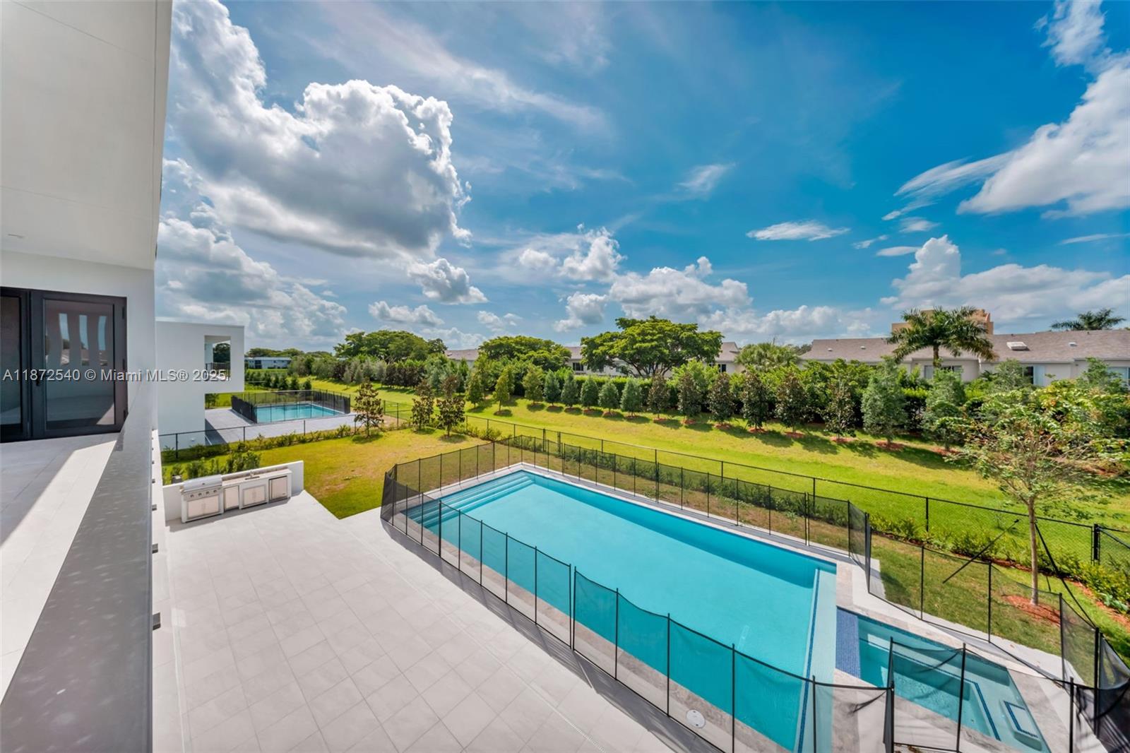 WESTON ESTATES - Residential